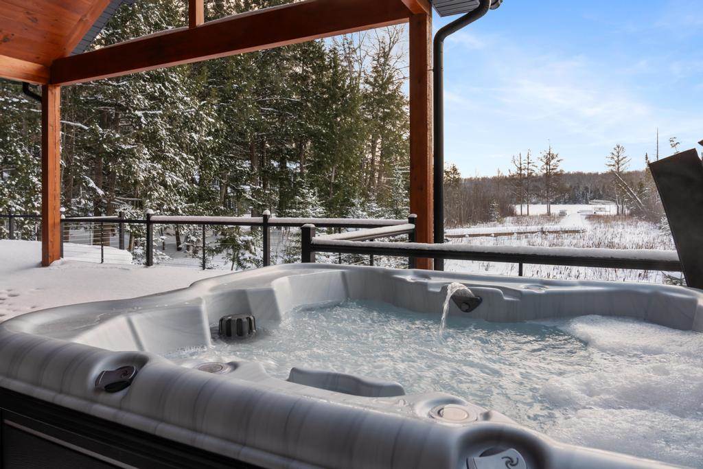 2342 Eagle Island Road