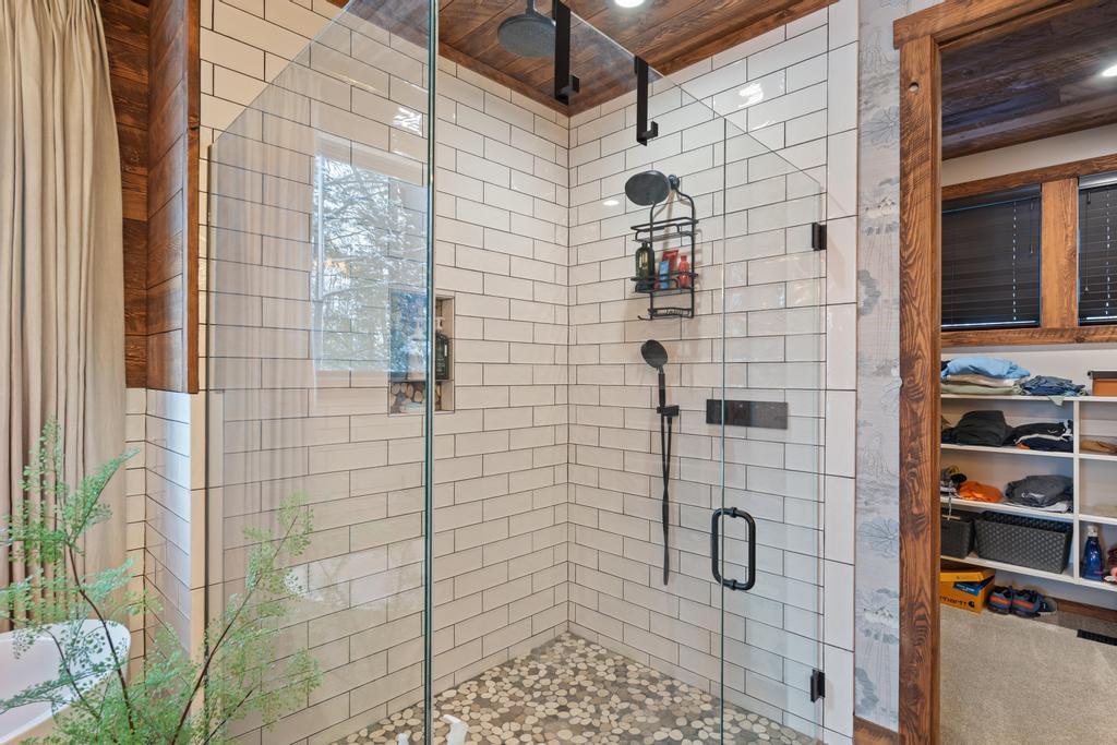 2342 Eagle Island Road