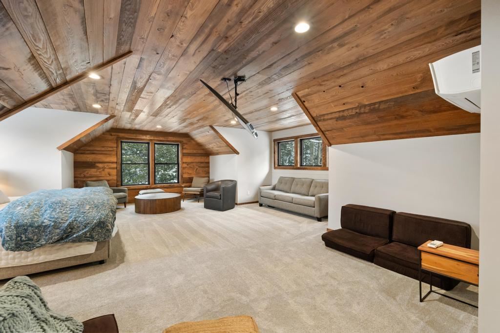 2342 Eagle Island Road