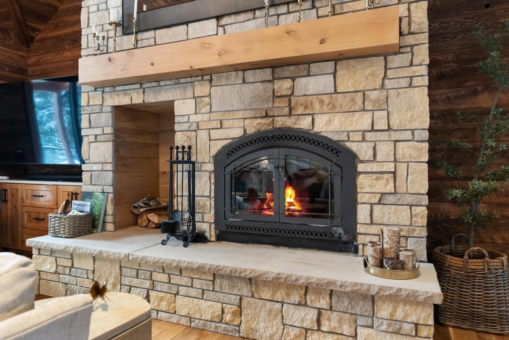 2342 Eagle Island Road