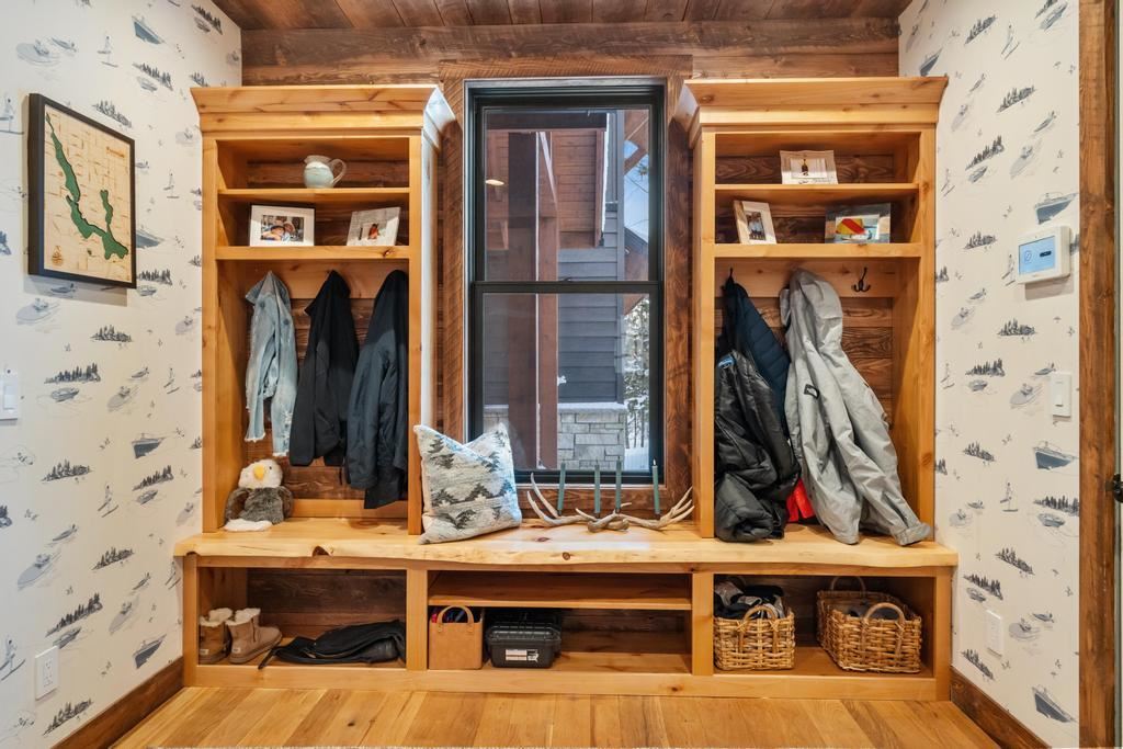 2342 Eagle Island Road