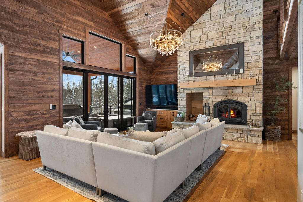 2342 Eagle Island Road