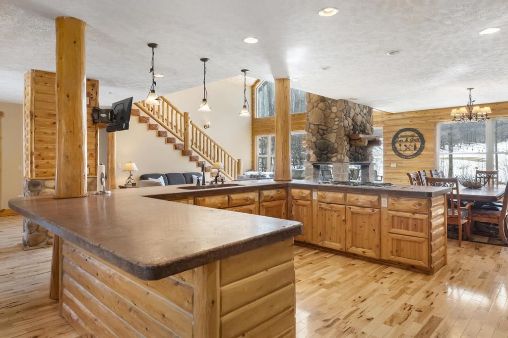 5592 Troon North