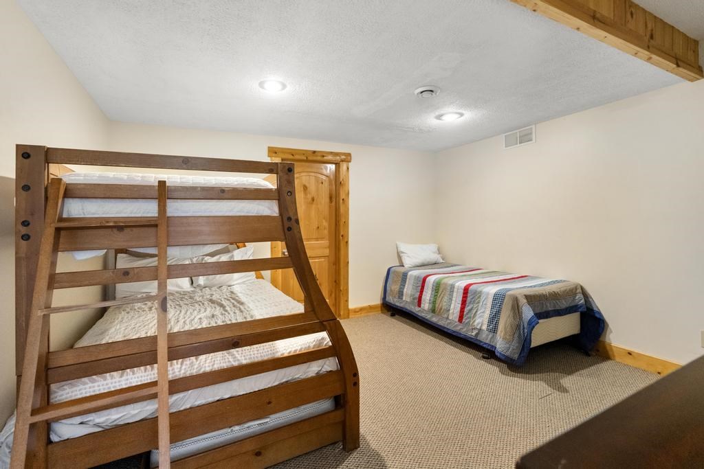 5592 Troon North