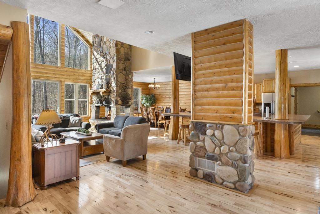 5592 Troon North