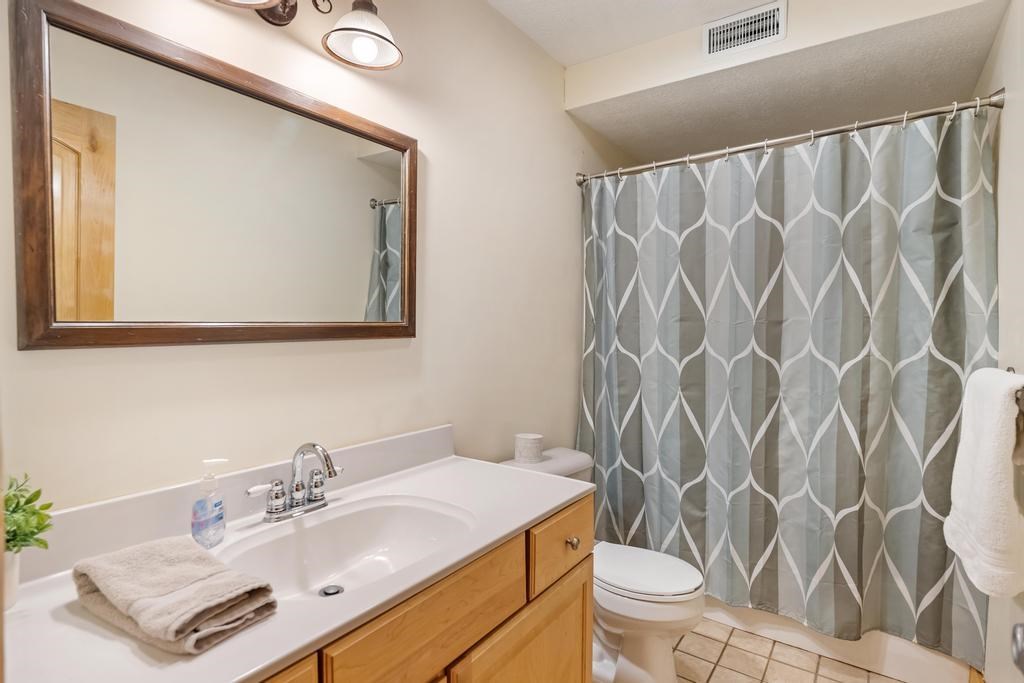 5592 Troon North