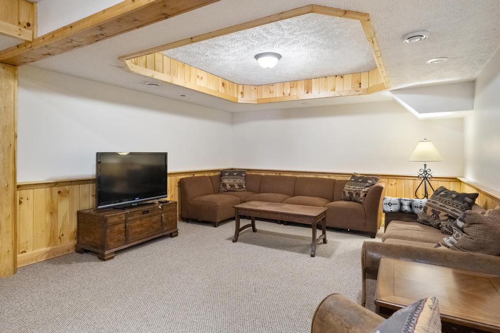 5592 Troon North