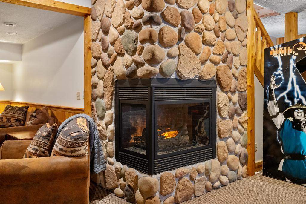 5592 Troon North