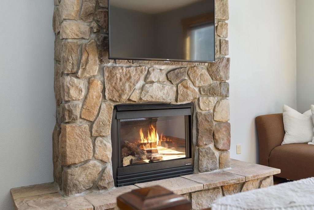 5592 Troon North