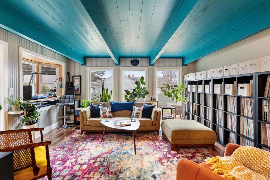 1000 Valley View Avenue