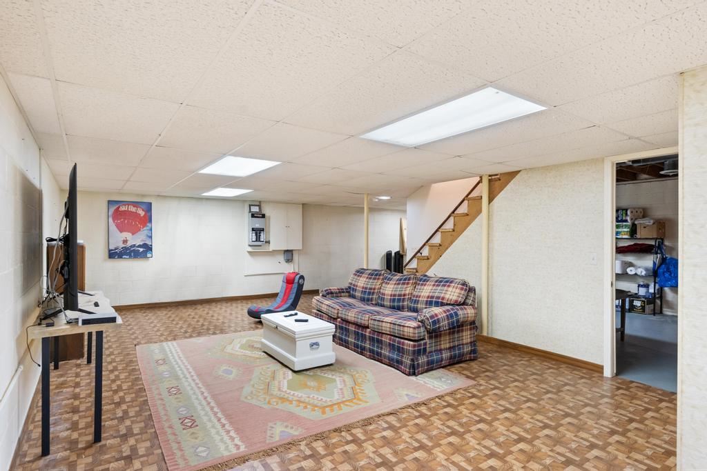 2364 Pinecrest