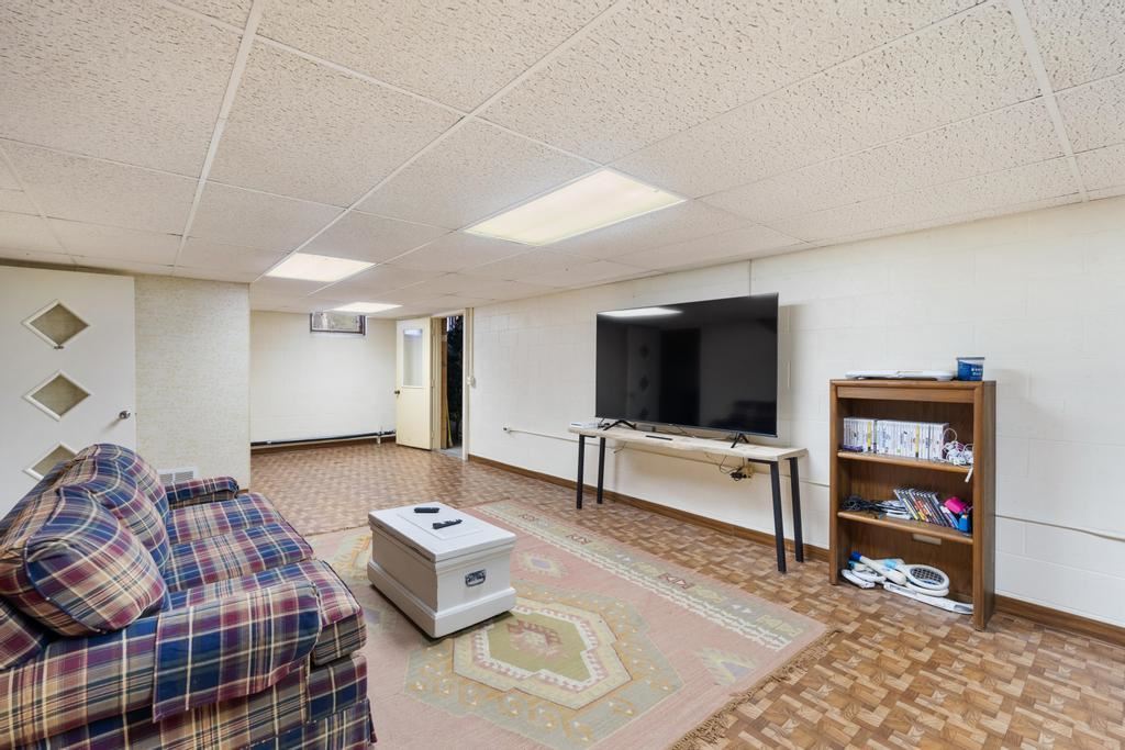 2364 Pinecrest