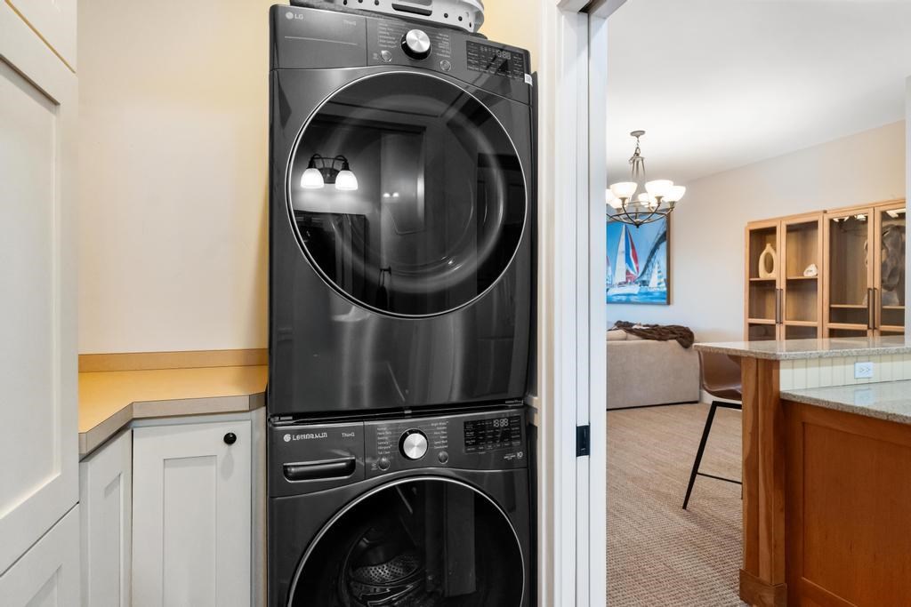 200 W Lake Street Unit: 4