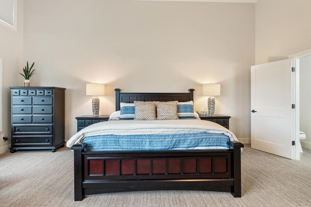 200 W Lake Street Unit: 4