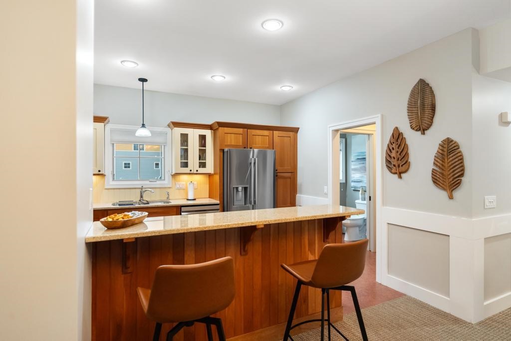 200 W Lake Street Unit: 4