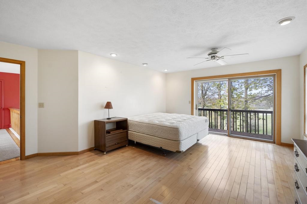 2385 Manitou Trail