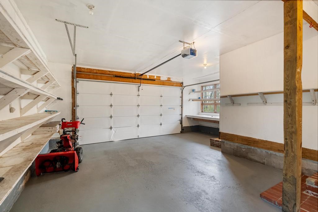 2385 Manitou Trail