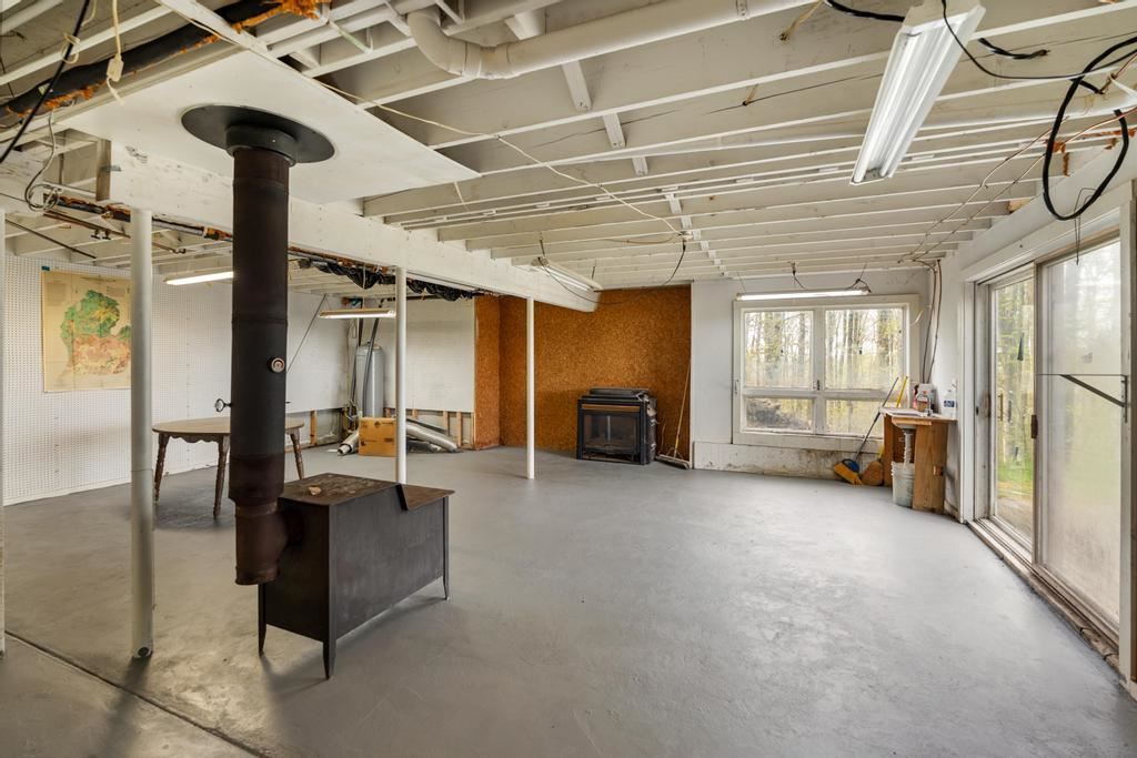 2385 Manitou Trail