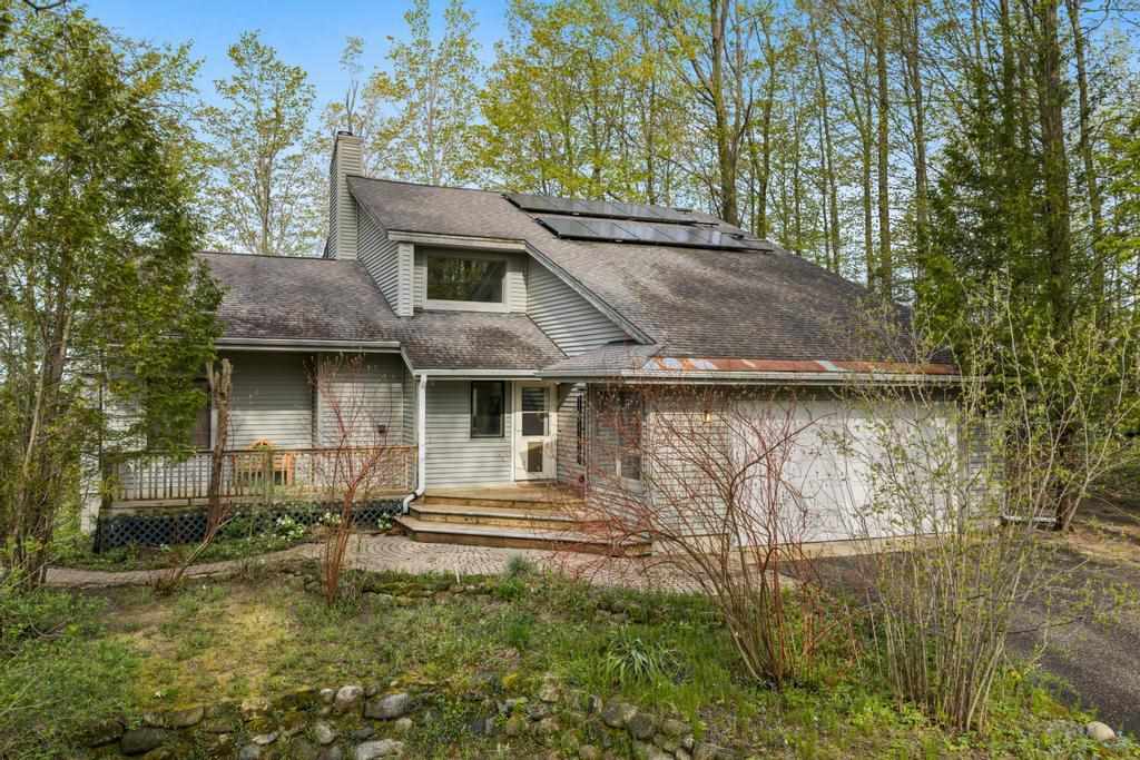 2385 Manitou Trail