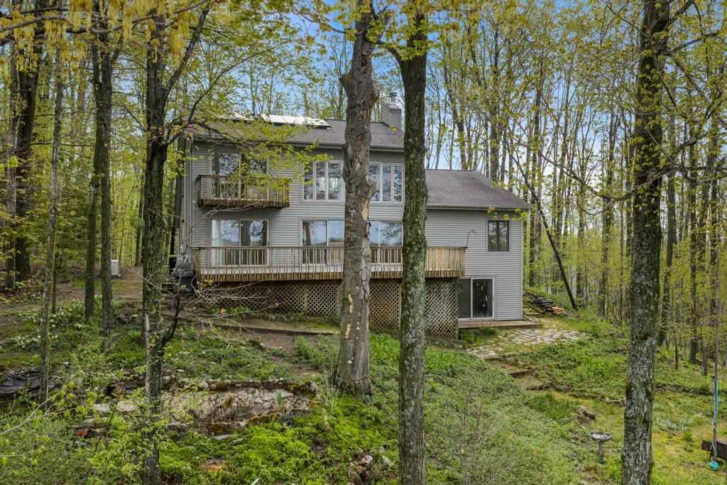 2385 Manitou Trail