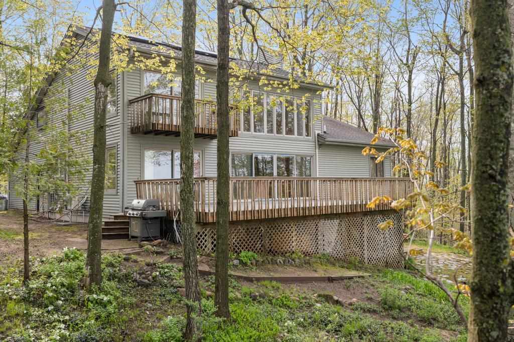 2385 Manitou Trail