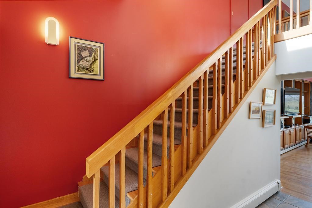 2385 Manitou Trail