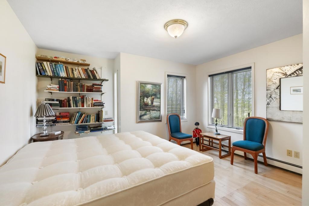2385 Manitou Trail
