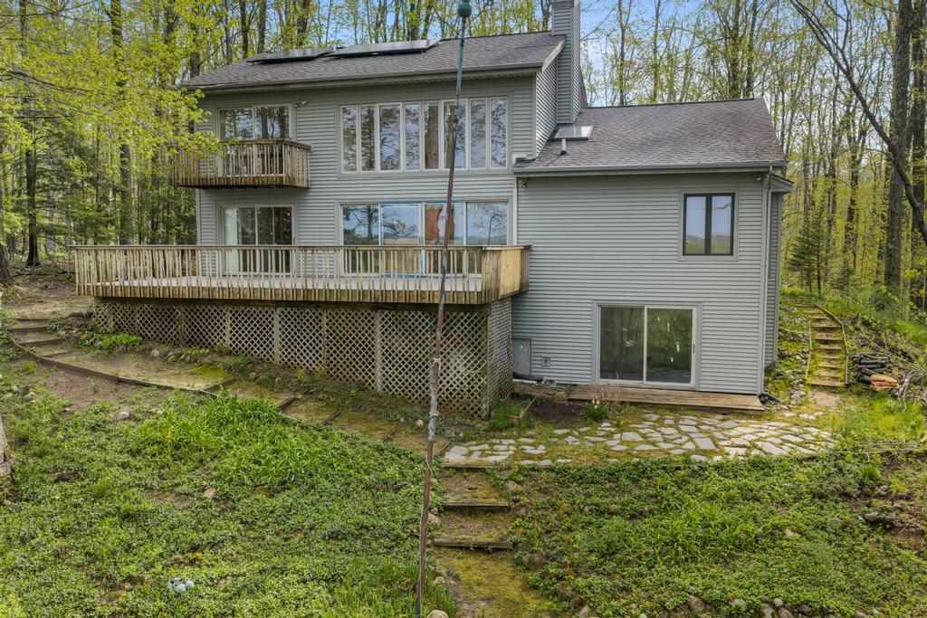 2385 Manitou Trail