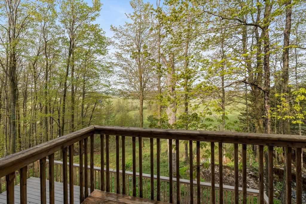 2385 Manitou Trail
