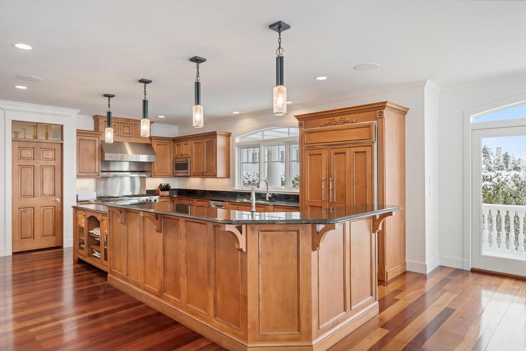 4050 Peninsula Drive