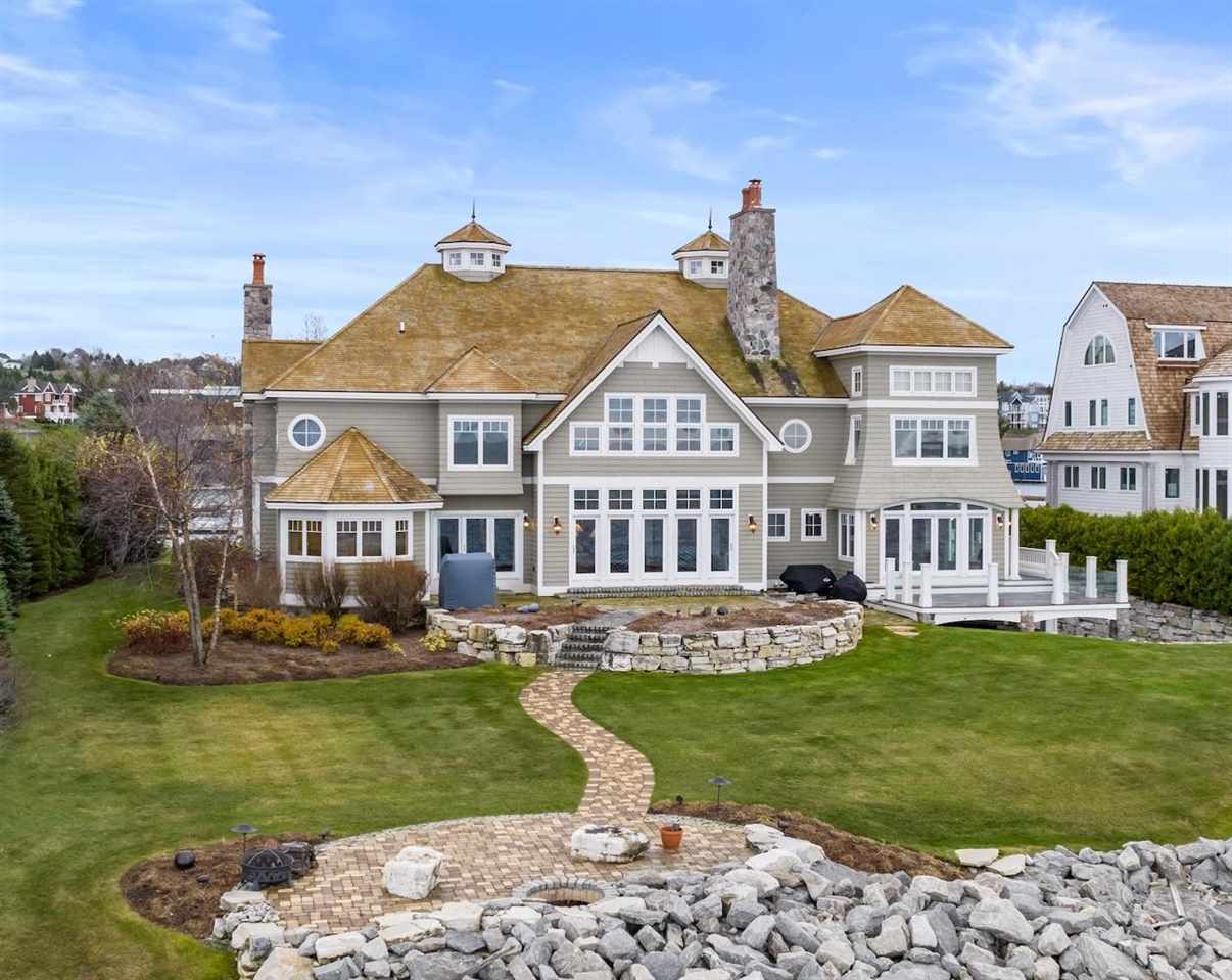 4050 Peninsula Drive