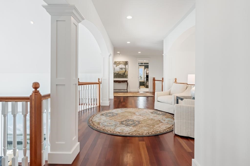 4050 Peninsula Drive