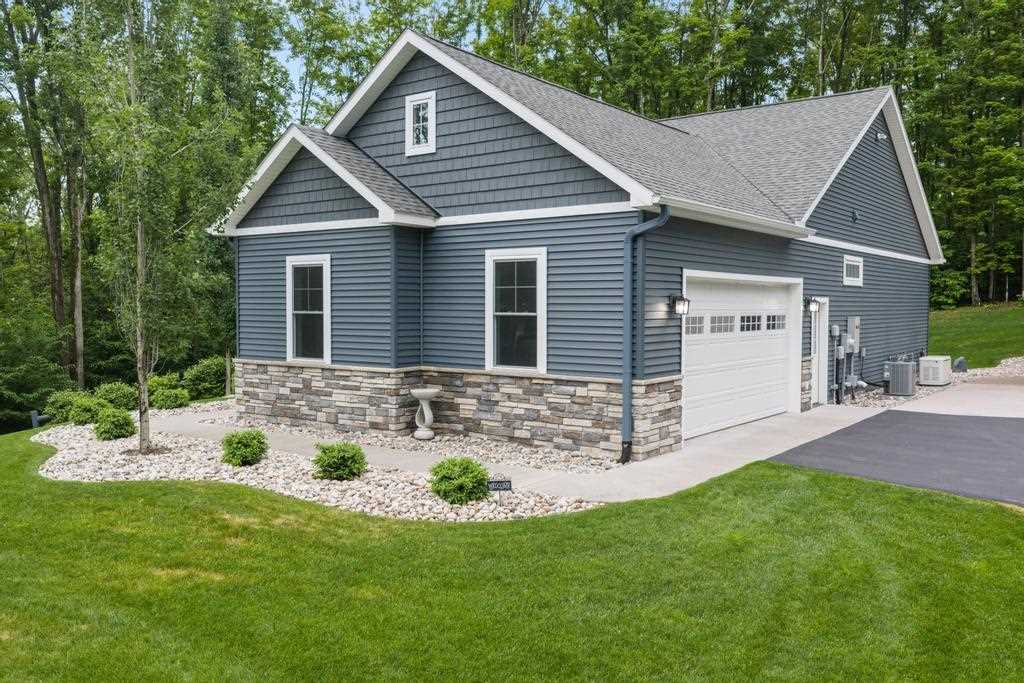 2155 Woodside Drive Unit: 13