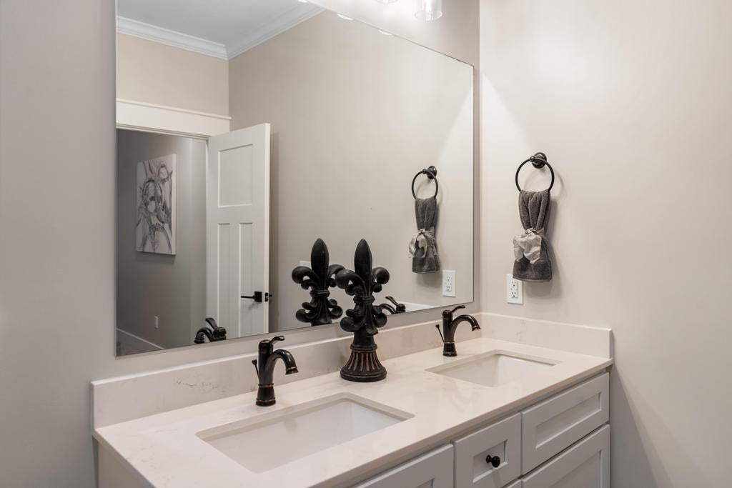 2155 Woodside Drive Unit: 13