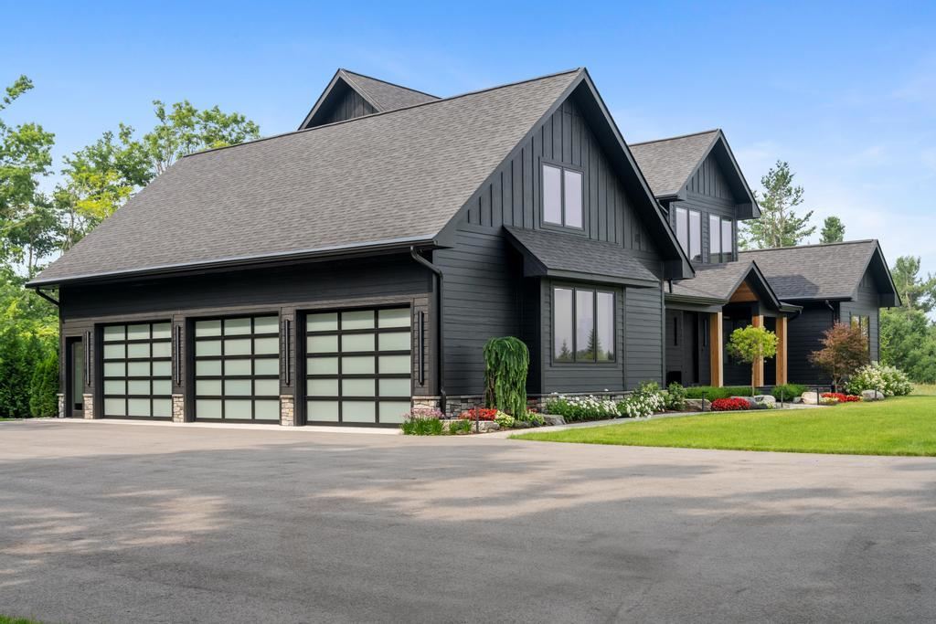 7825 Lindy Lane