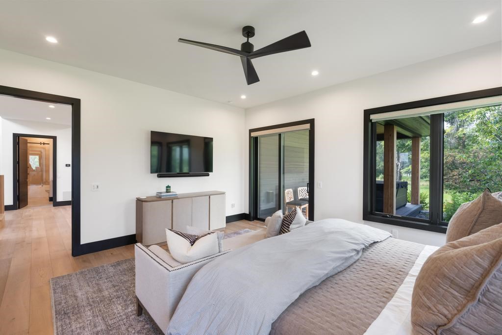 7825 Lindy Lane