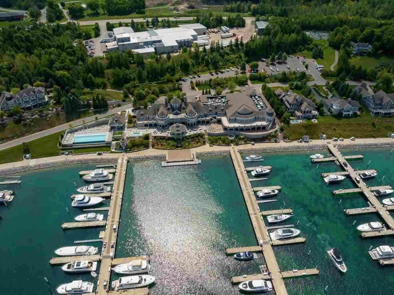 4300 Vista Drive Unit: 80 (C-26)