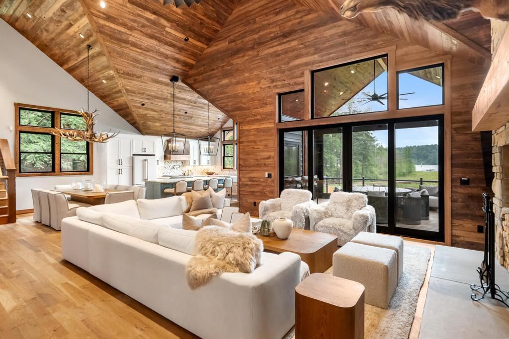 2342 Eagle Island Road