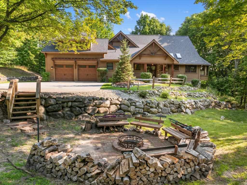 2658 Troon South
