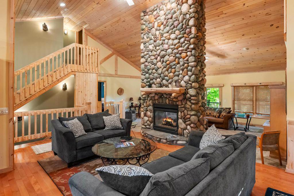 2658 Troon South