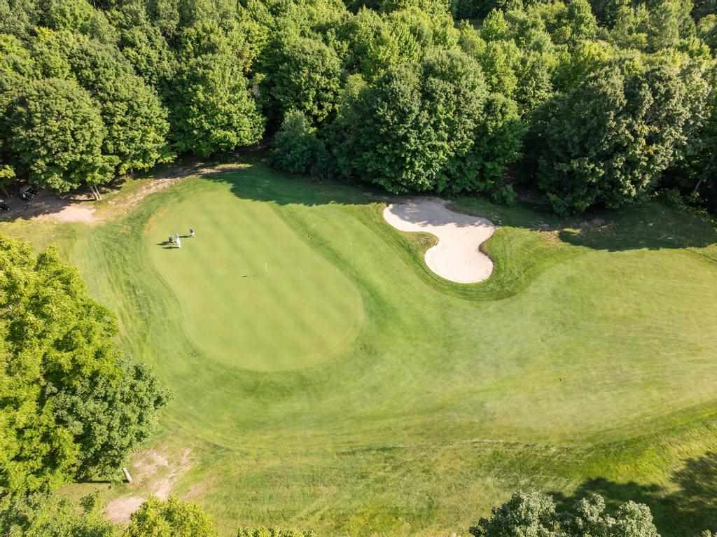 2658 Troon South