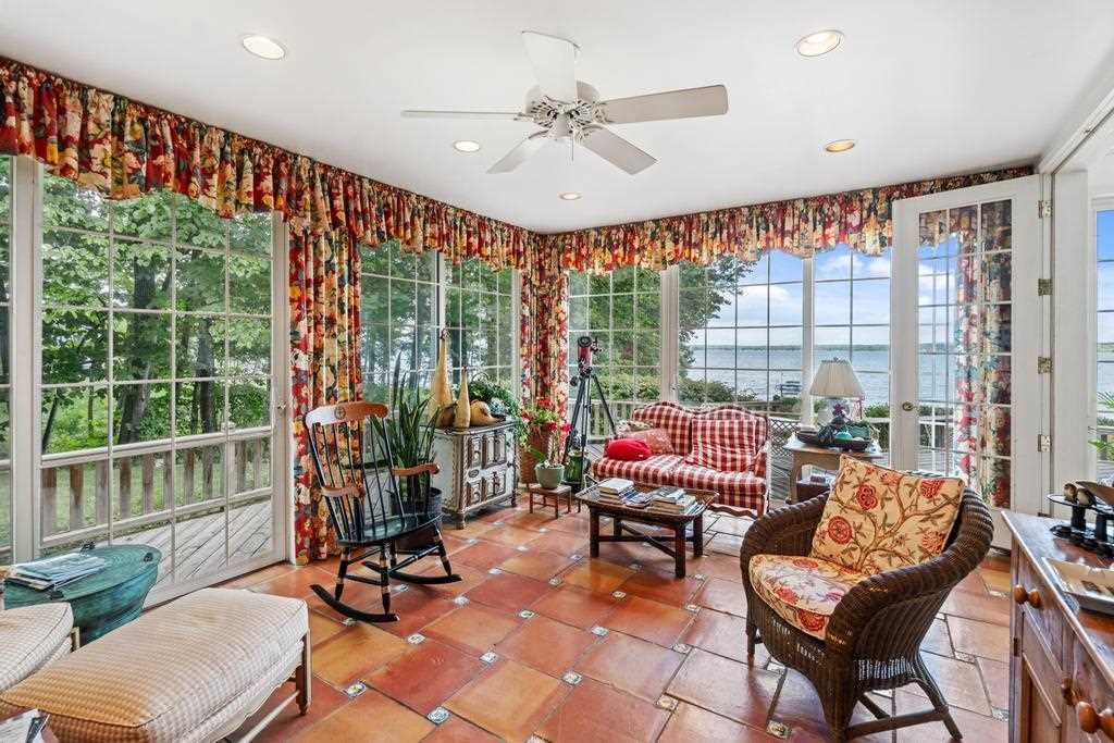 1890 Indian Point Lane
