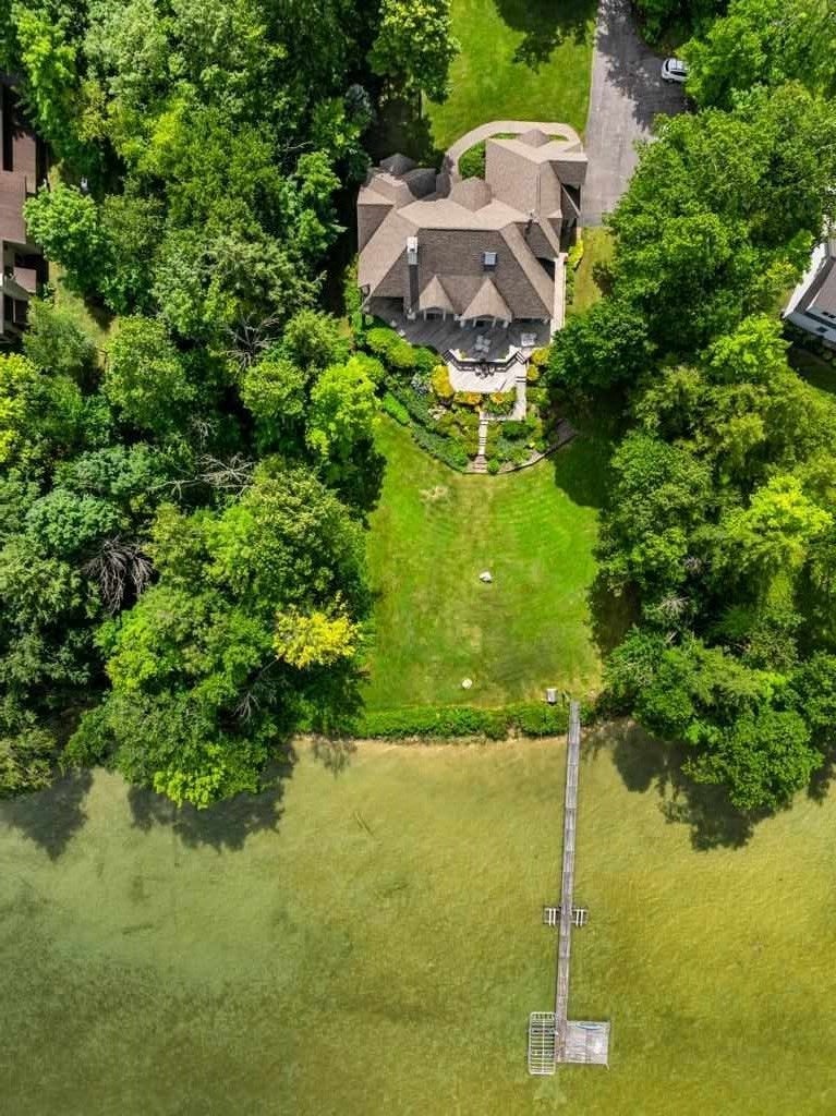 1890 Indian Point Lane