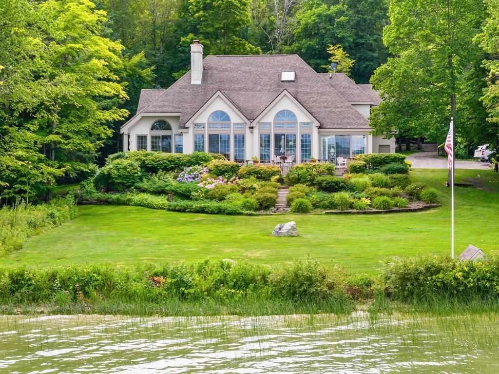 1890 Indian Point Lane