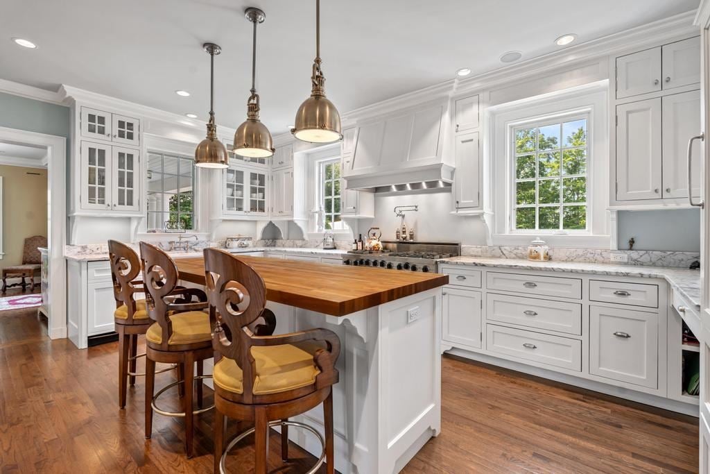 8111 Mulberry Lane
