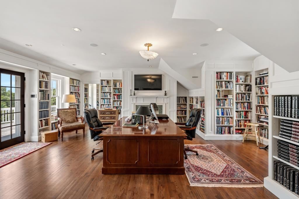 8111 Mulberry Lane
