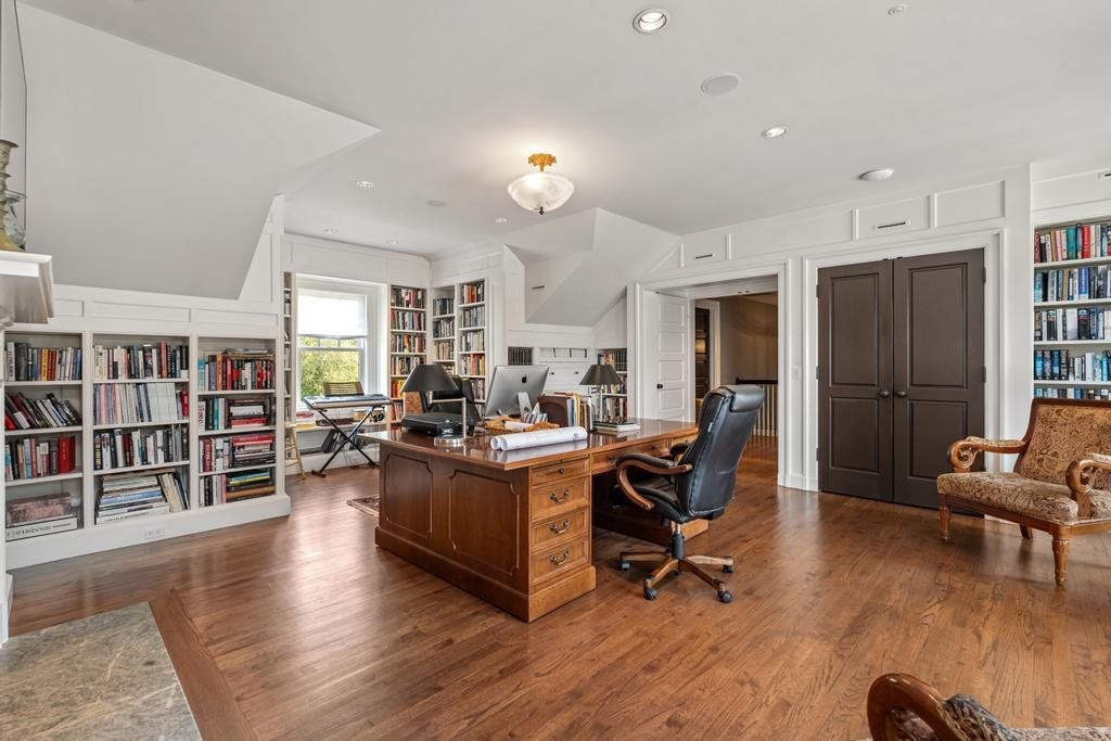 8111 Mulberry Lane