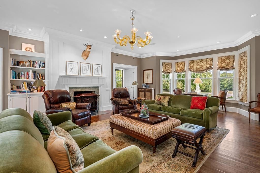 8111 Mulberry Lane