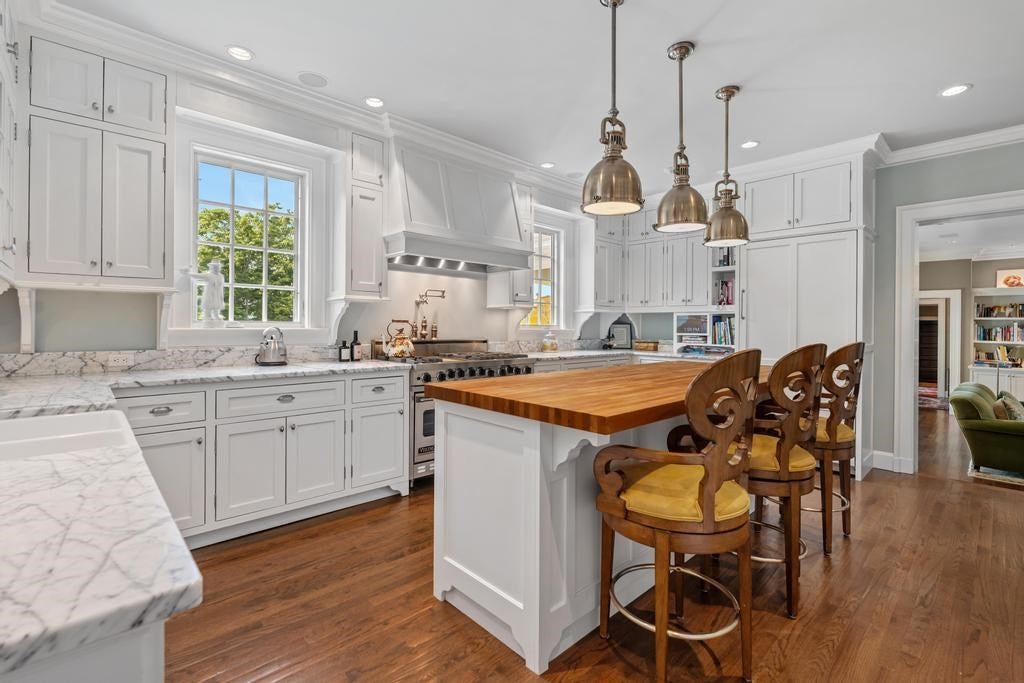 8111 Mulberry Lane