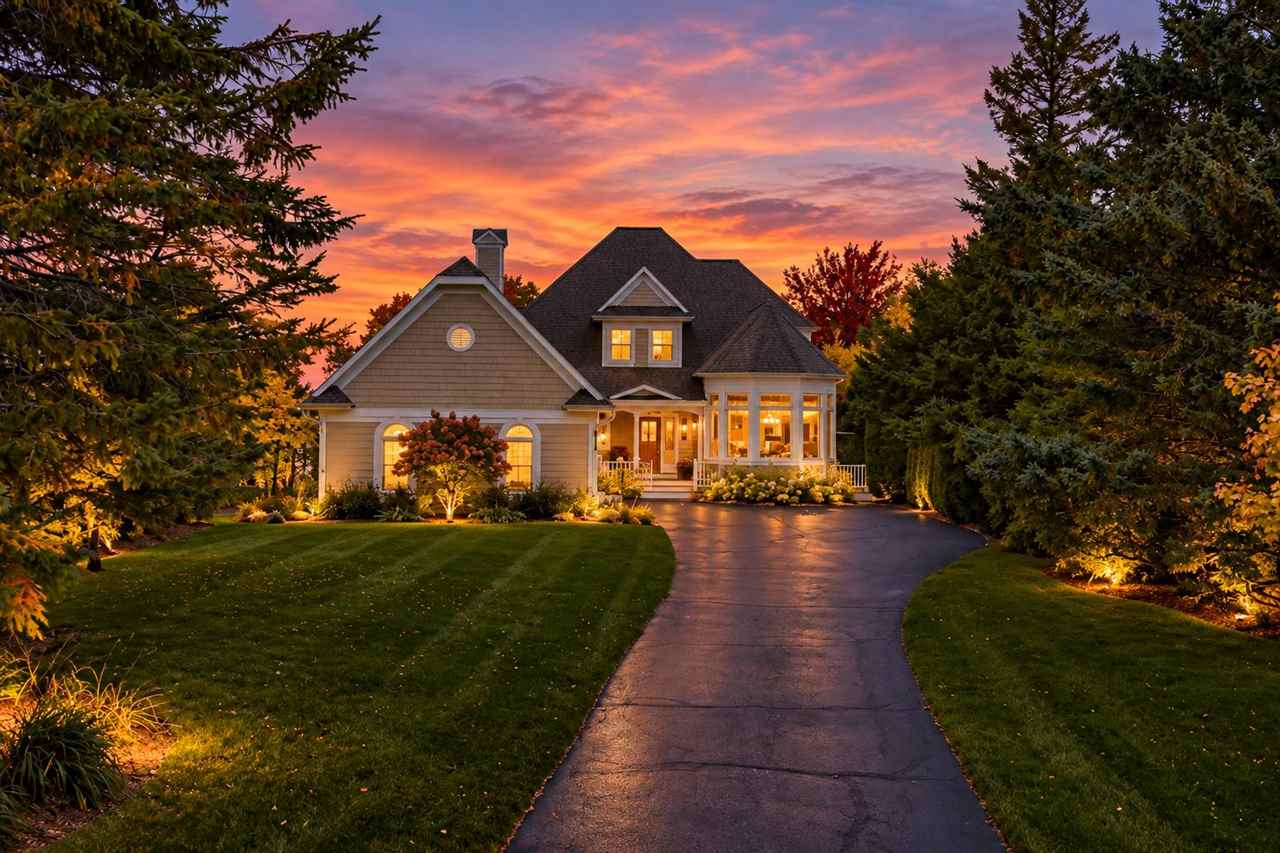 902 Bluffs Court